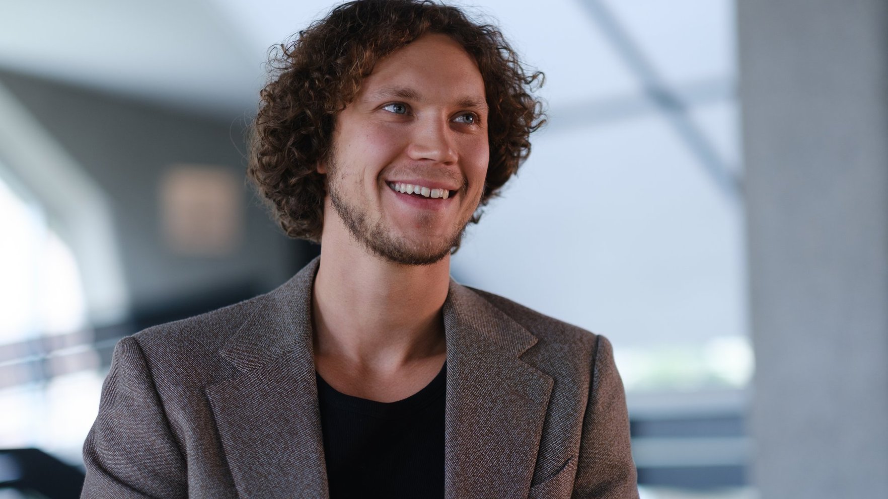 'So He Doesn't Think He's Gone Crazy': Actor Recounts First Meeting with Uļjana Semjonova