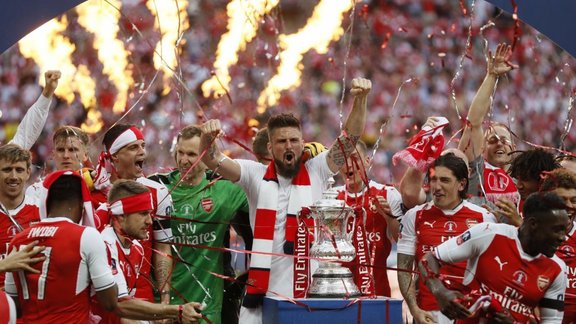 Arsenal celebrate win the English FA Cup final 