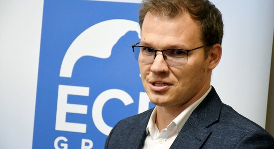 Raivis Dzintars soctīklos atrāda iegūto terapeita sertifikātu