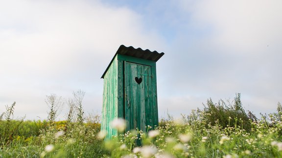 Ansis un Monta Klintsoni sola "sūdīgāko" grāmatu Latvijas vēsturē un vāc "Kaku stāstus"