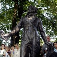 В Риге открыт памятник Пушкину