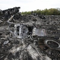 MH17 katastrofa Austrumukrainā: Izmeklētāji atraduši daļu 'Buk' zenītraķetes
