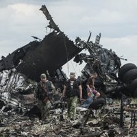 Separātistu notriektā militārajā lidmašīnā bojā gājuši 49 cilvēki; izsludinātas sēras (papildināts 18:45)