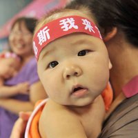 Ar 'viena bērna politikas' atvieglošanu cer palīdzēt miljoniem vientuļo ķīniešu