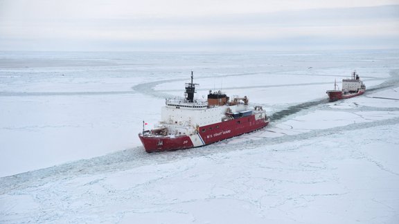 icebreaker Coast Guard Cutter Healy and tanker Renda