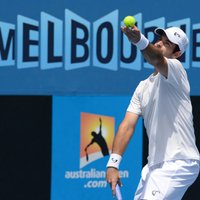 'Australian open' spēlē smagu traumu gūst tenisa 'nelaimes putns' Beikers