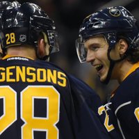 ВИДЕО: Гиргенсонс установил рекорд результативности в карьере НХЛ
