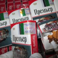 Trīs Latvijas pilsoņus aiztur par cigarešu nelikumīgu pārvietošanu