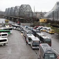 Ar Covid-19 sasirguši pasažieri braukuši autobusos no Rīgas uz Ērgļiem un Gulbenes apkārtnē