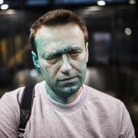 Навальный заявил, что просил Кремль помочь в получении загранпаспорта