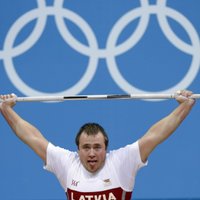 Plēsnieks ar jaunu Latvijas rekordu izcīna 4.vietu Eiropas čempionātā svarcelšanā