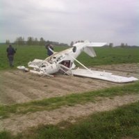 Jaunsvirlaukā avarē maza lidmašīna; cilvēki nav cietuši