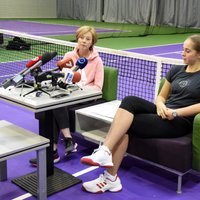 Ostapenko par treneri nolīgst daudzas tenisa slavenības trenējušo austrālieti Teiloru