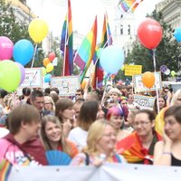 Fotoreportāža: Viļņā noslēdzies Baltijas praida gājiens; aiztur arī deputātu