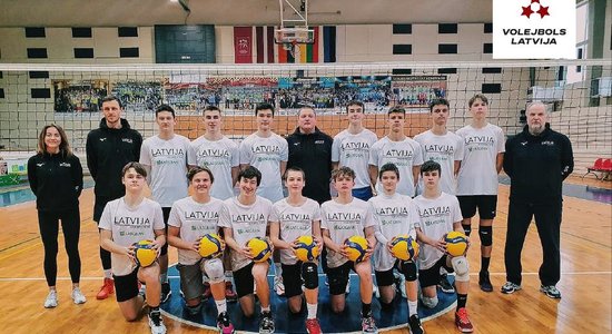 Latvijas U-17 volejbolistu izlase uzsāk nedēļu ilgu treniņnometni Daugavpilī