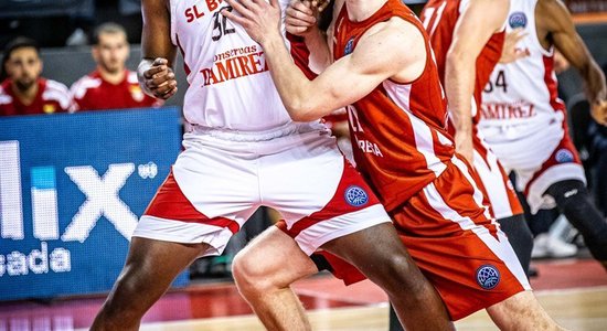 Šteinbergam desmit punkti FIBA Čempionu līgas mačā