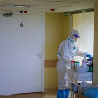 Stacionāros esošo Covid-19 pacientu kopskaits sarucis līdz 615