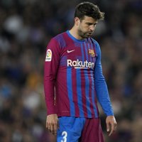 Slavenais 'Barcelona' aizsargs Pikē jau sestdien noslēgs futbolista karjeru