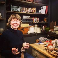 Магазин-мастерская: как создаются сувенирные куклы из Латвии