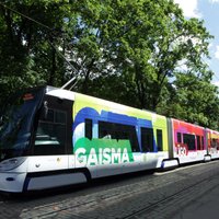 В Риге появился красочный трамвай