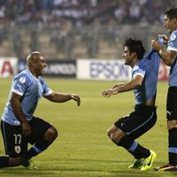 Urugvajas izlase pirmajā PK 'play-off' spēlē pārliecinoši uzvar Jordāniju