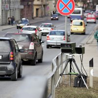 Iedzīvotāju iniciatīva 'Fotoradari 15+' sasniedz Saeimu