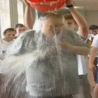 ВИДЕО: Жириновский принял вызов и облился ледяной водой