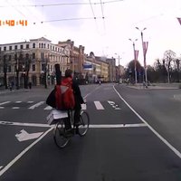 Водитель: Этот наглый велосипедист явно напрашивался на разборки (+ видео)