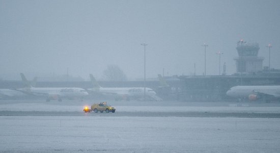 Laikapstākļu dēļ iespējama lidojumu kavēšanās