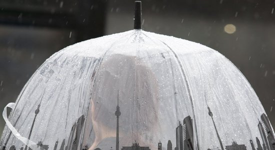 Синоптики: в ночь на четверг в Латвии ожидаются кратковременные дожди