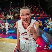Latvijas basketbolistes ar sensacionālu uzvaru sāk Eiropas čempionātu