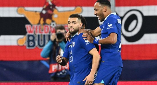 'Chelsea' un PSG nodrošina vietu Čempionu līgas 'play-off'; 'Leipzig' sagādā 'Real' pirmo zaudējumu sezonā