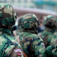Передача: уволенных латвийских солдат мобилизуют на учения