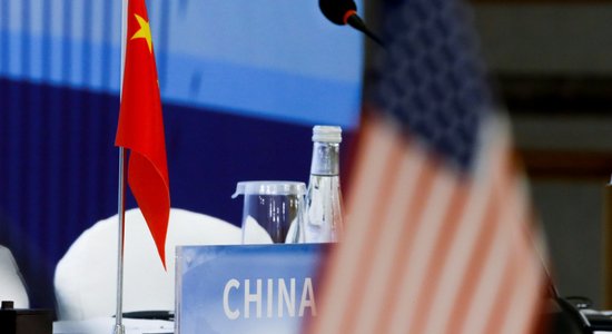 ASV ministre brīdina par sekām, ja Ķīnas uzņēmumi palīdzēs Krievijai karā