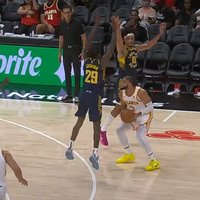 Video: Fantastiska piespēle un sarežģīts pēdējo sekunžu tālmetiens NBA pārbaudes spēlē