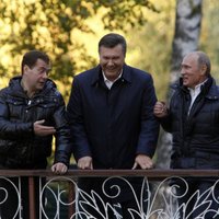 Россия не выдаст Януковича, госдачу которого выставят на продажу