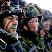 Lietuvas aizsardzības ministrija: Tiek izplatīta viltus ziņa par NATO karavīru izvešanu no valsts