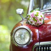 Pieci floristu padomi kāzu auto noformēšanai