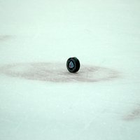 Četros KHL klubos kavējas algu samaksa