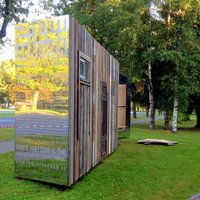 Siguldas parkā atklāta Venēcijas biennālē atzinību guvusī ekspozīcija