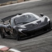 'McLaren' uzsāk 916 ZS jaudīgā hibrīda 'P1' ražošanu