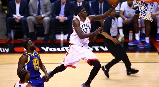 'Pacers' lūko mainīt spēka samēru Austrumu konferencē un iegūst 'Raptors' zvaigzni Siakamu