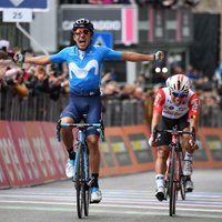 Kolumbietis Karapass uzvar 'Giro d'Italia' ceturtajā posmā; Rogličs palielina vadību kopvērtējumā