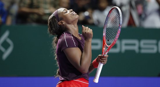 Stīvensa kļūst par Svitoļinas pretinieci 'WTA Finals'