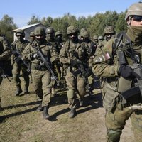Polija piedāvās civiliedzīvotājiem militāro apmācību