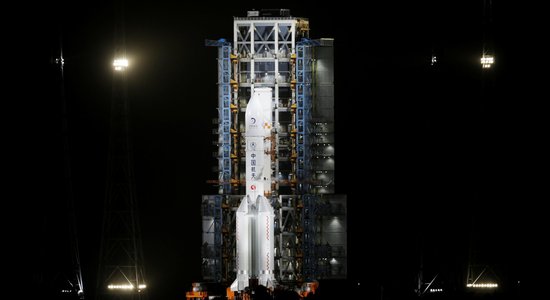 Китайский космический корабль приземлился на обратной стороне Луны