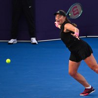 Ostapenko piedzīvo negaidītu vilšanos Dubaijas WTA turnīra pirmajā kārtā