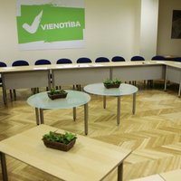 'Vienotība' vērsīsies KNAB saistībā ar Repšes biedrības izvērsto reklāmas kampaņu