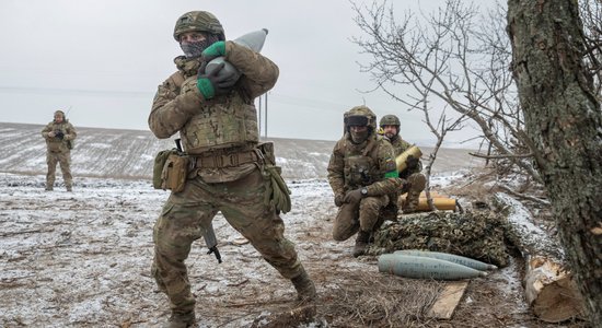 Krievijas armija Ukrainā turpina 'gaļas mašīnas' taktiku