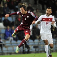 Latvijas futbolisti izcīna punktu pret spēcīgo Turciju